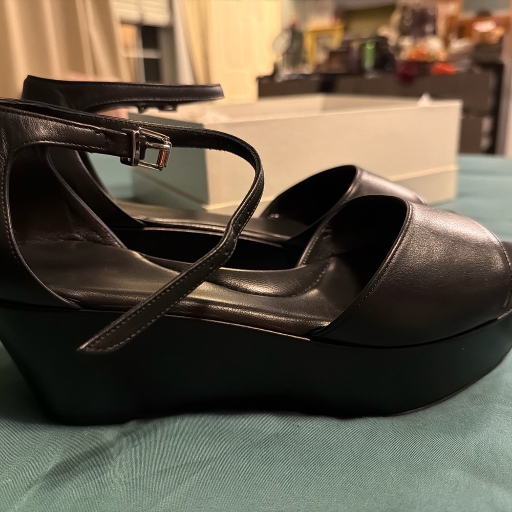 Vera Wang Italian Leather Wedge Sandals | Black | Size 41 / 11 | New in Box